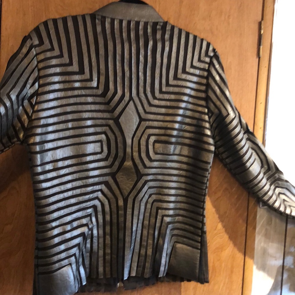 Geometric Jacket - Picture 3 of 5